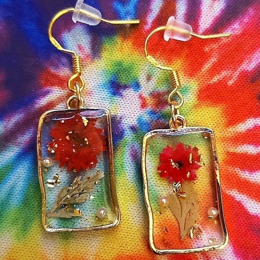 HANDMADE Resin Pearl Gold and Red Flower Earrings